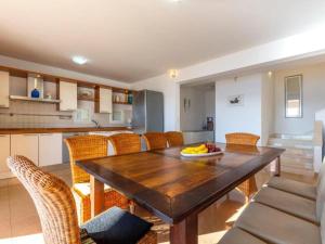 Seven Bedroom Villa with Outdoor Pool