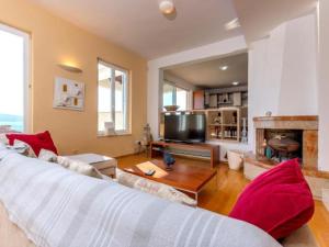 Seven Bedroom Villa with Outdoor Pool