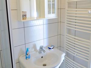 Apartments Juri - One Bedroom Apartment With Terrace Plavi