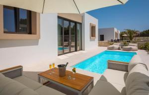 Stunning Home In Tkon