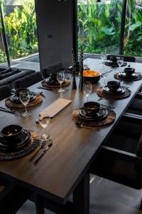 The Bat Cave Dark Luxury, Cold Plunge & Sauna
