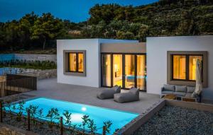Luxurious Home In Tkon