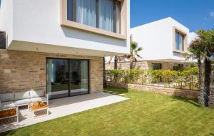 Luxurious Home In Tkon