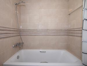 Aphrodite Beachfront Resort F202 - Shared Pool