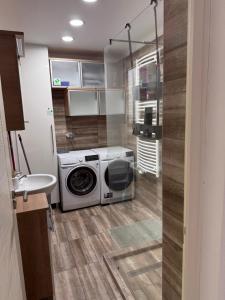 Sunny Station Apartman