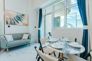 PVH - Opalz by Danube - Pristine Studio with Private Pool near Miracle Garden