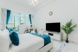 PVH - Opalz by Danube - Pristine Studio with Private Pool near Miracle Garden