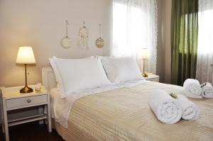 Villa Lakki Heated round pool Jacuzzi