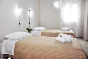 Villa Lakki Heated round pool Jacuzzi