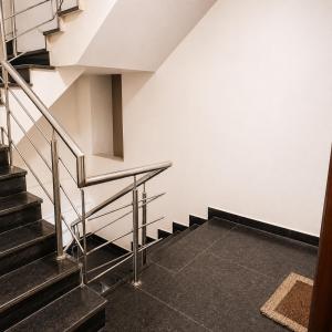 Cozy 2BHK Homestay - Orchid Apartment