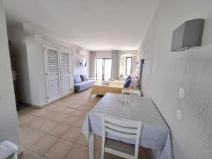 Studio With Swimming Pool - 320