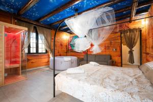 Suite Romantica con SPA Privata, Idromassaggio e Sauna