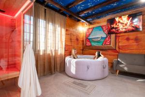 Suite Romantica con SPA Privata, Idromassaggio e Sauna