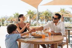 Santo Miramare Beach Resort