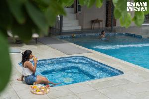 StayVista at 61 Sama with Pool, Mountain View