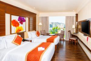 Shakun Hotels And Resorts
