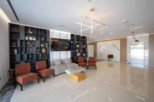 Hotel By Holiday