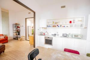 Charming Design Apartment in Vibrant Pigneto