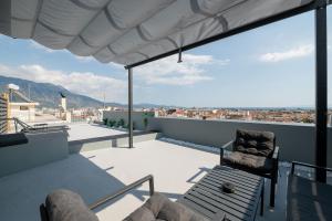 Luxury Black and White Interior Apartments & Rooftop Terrace