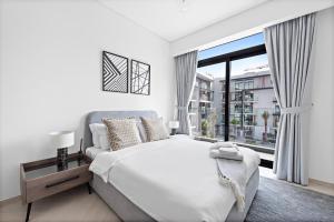 VayK - Great 2 BD with Private Plunge Pool in JVC