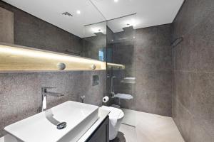VayK - Great 2 BD with Private Plunge Pool in JVC