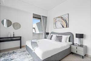 VayK - Great 2 BD with Private Plunge Pool in JVC