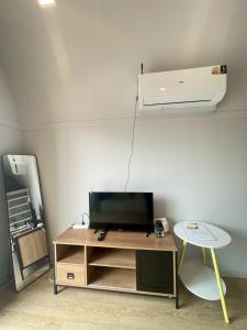Grace Riverfront Villa Near Suvarnabhumi Airport
