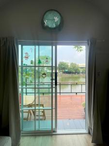 Grace Riverfront Villa Near Suvarnabhumi Airport