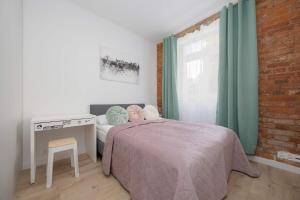 Stylish Apartment for 4 People Near the Theatre in Warsaw by Noclegi Renters