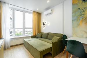 21-121 Poetika, Degtyarivska 25e, Kyiv, Shuliavska metro nearby, fantastic city view, Petrovdom Apartment
