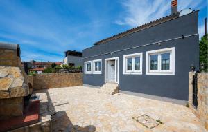 Gorgeous Home In Vodnjan With Wifi