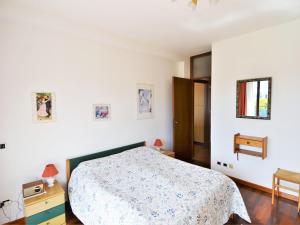 Spacious Apartment in Luino for 5