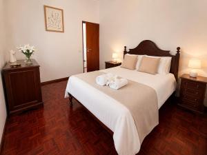 Casa Olivia, Holiday Home with Large Terrace near Faro Beach