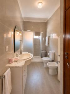 Casa Olivia, Holiday Home with Large Terrace near Faro Beach