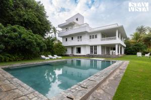 StayVista at Ivory House Villa with Pool, Beach View