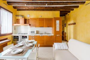 ELEGANT AND WIDE FLAT 5 min FROM THE TRAIN STATION