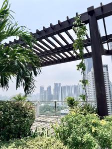 Cozy Japandi Suite at Lush Residences
