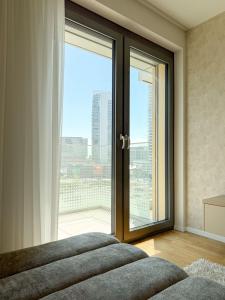 NEW Bright 1BR Metropolis Downtown AC Free Parking