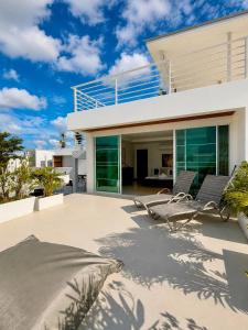 Nyara Villas - Seaview Rooftop Pool Villa