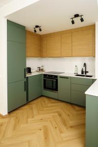 Stylish Veerenni Apartment with Panoramic Windows