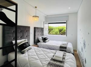 Spacious Modern & Stylish Flat by HostWise