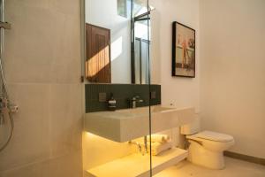 Designer 4BR Villa with Pool - Berawa - Umalas