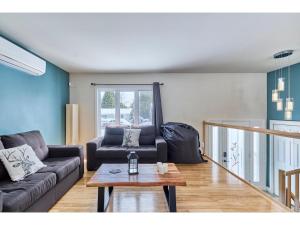 Four Seasons House Close to Lakes & Skiing