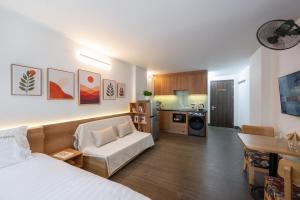 Bach Mai Private Studio with Kitchen & Washer