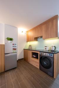 Bach Mai Private Studio with Kitchen & Washer
