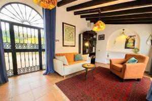 Andalusian Retreat, Nature & Sea View, 30 min from Málaga