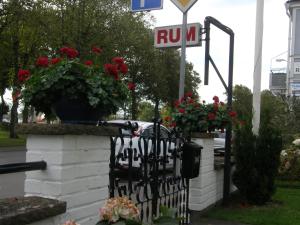 Monicas Rumsuthyrning