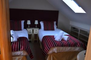 Crossroads Farm - Queen Annes Stable