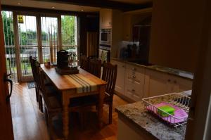 Crossroads Farm - Queen Annes Stable