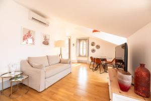 Sao bento stylish cozy apt with ac balcony